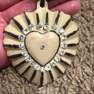 Trendy heart shaped pendant necklace